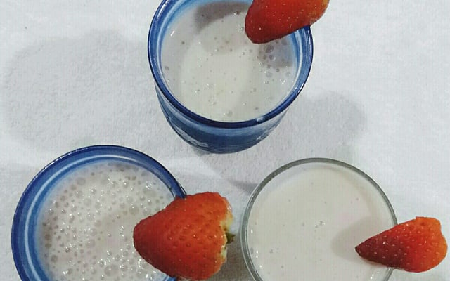 Smoothie de banana e morango com aveia