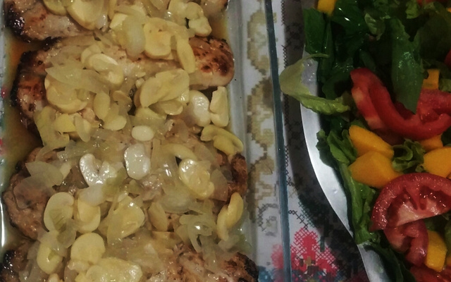 Filé de tilápia ao molho champignon