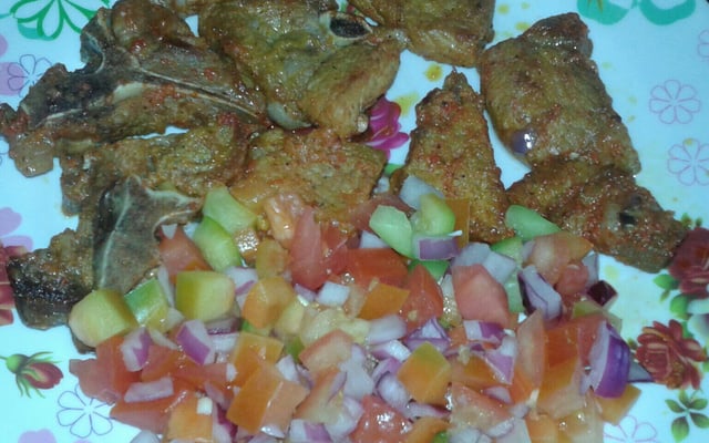 Bisteca de porco frita, prática e segura