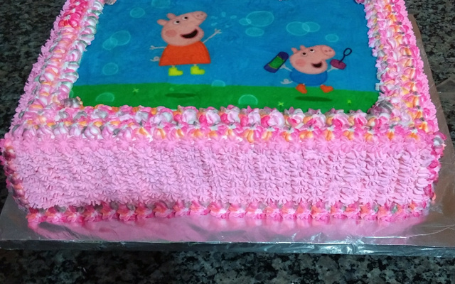 Bolo de aniversário colorido