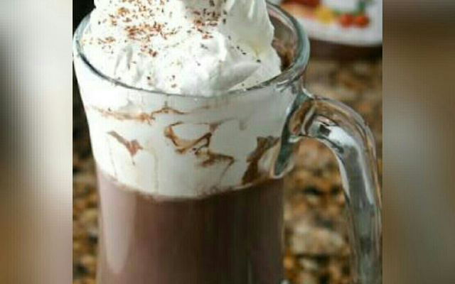 Chocolate quente com creme de avelã