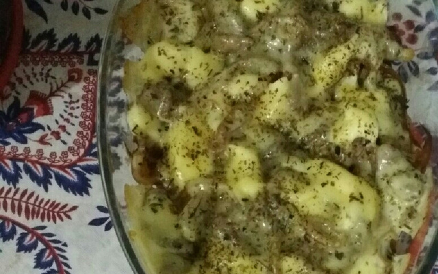 Tiras de filé mignon ao catupiry