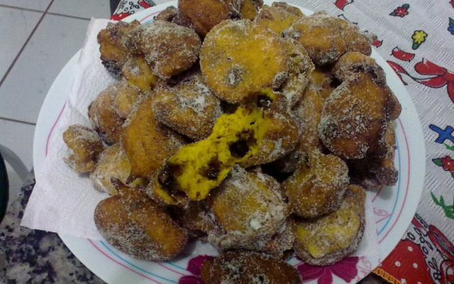 Bolinho de chuva de cenoura com chocolate