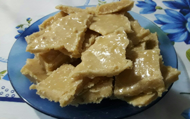 Cocada com leite condensado