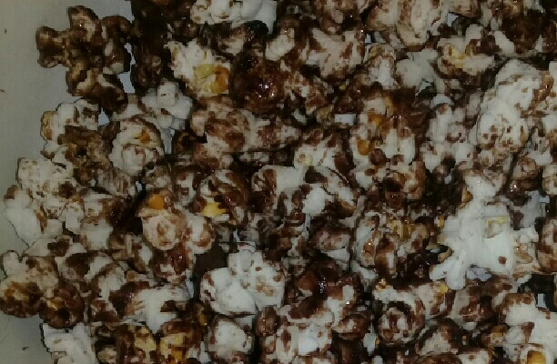 Pipoca de chocolate fácil da Dehzinha