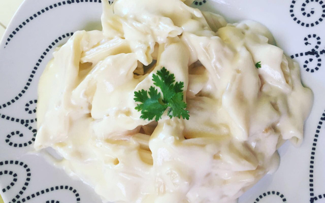 Macarrão ao molho branco
