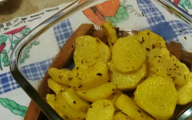 Salada de batata fácil de microondas da Rosi