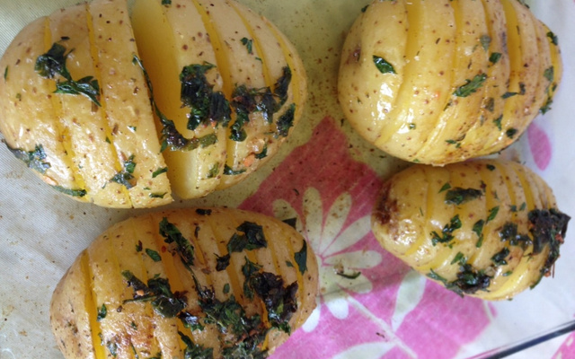 Batatas hasselback