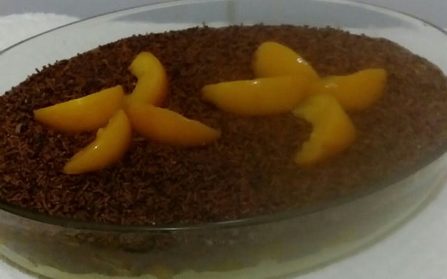 Pavê de chocolate com biscoito champagne