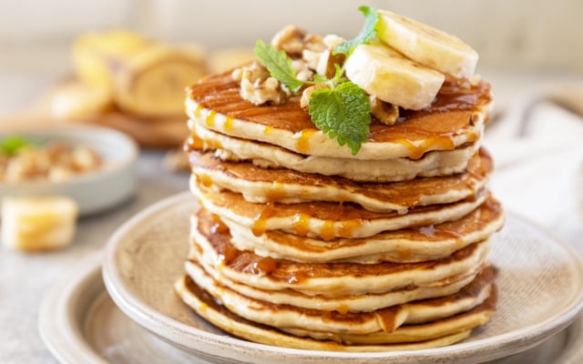 Panqueca americana sem glúten e sem lactose com fruta