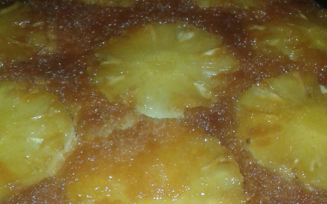 Bolo de abacaxi caramelado