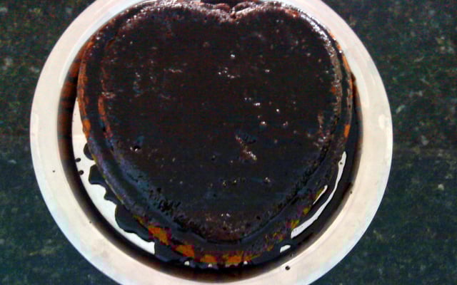 Bolo de cenoura com cobertura crocante de chocolate da Rosineide