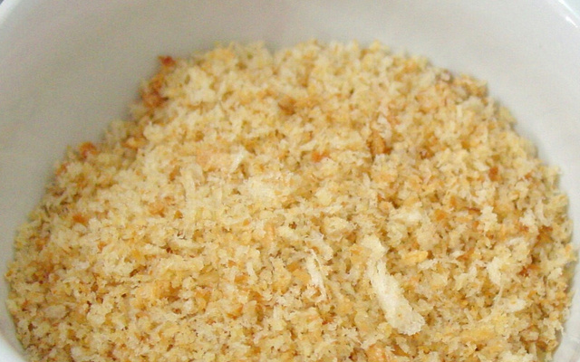 Farofa de pão crocante