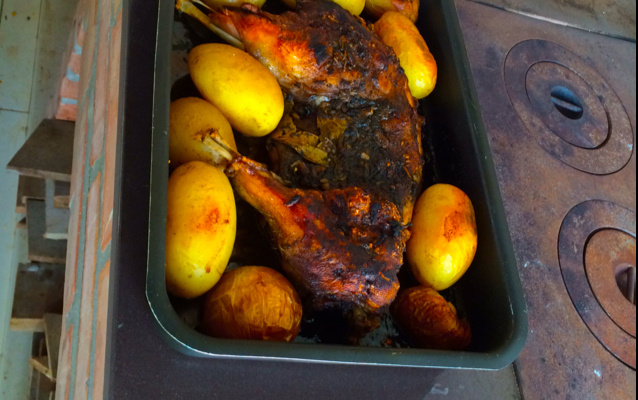 Paca ao forno a lenha