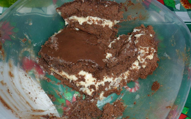 Bolo de chocolate com recheio de coco