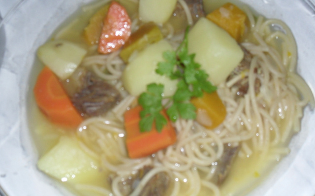 Sopa com carne seca da Elis