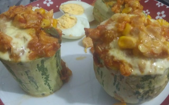 Abobrinha recheada com carne moída