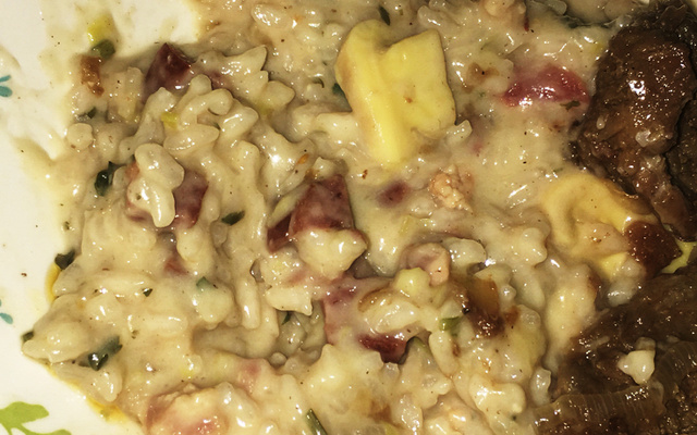 Risoto de alho-poró com calabresa e bacon