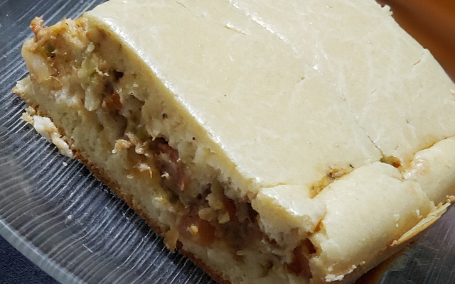 Torta de sardinha com alho negro