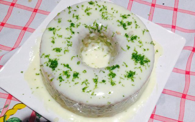 Bolo de gelatina de limão