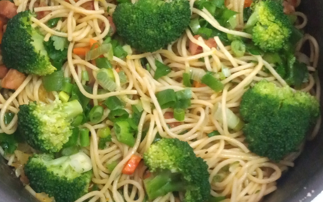 Macarrão com legumes