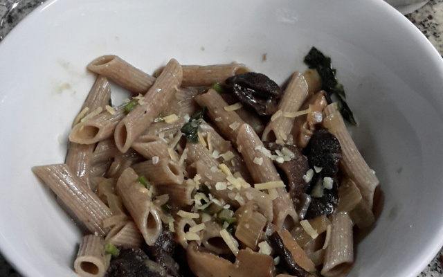 Macarrão com molho funghi secci