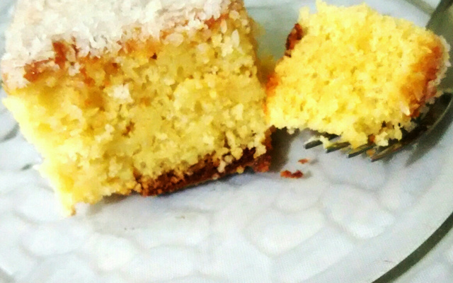 Bolo de coco fofinho e molhadinho