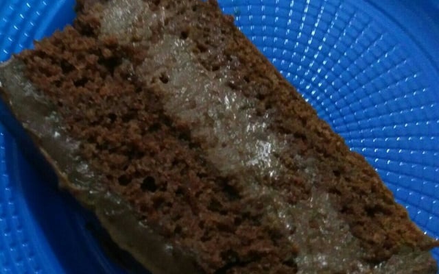 Bolo de chocolate com nozes