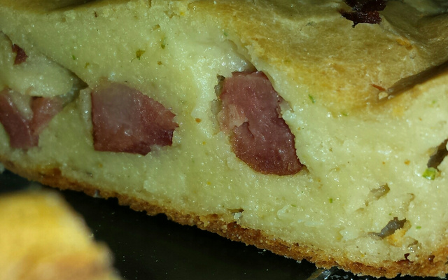Torta de calabresa simples (massa leve)