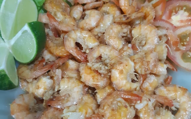 Camarão ao alho e óleo do Bernacchi