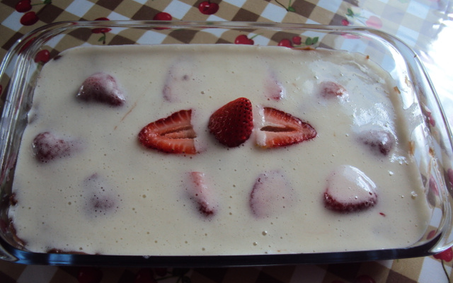 Pavê creme de chocolate com morango