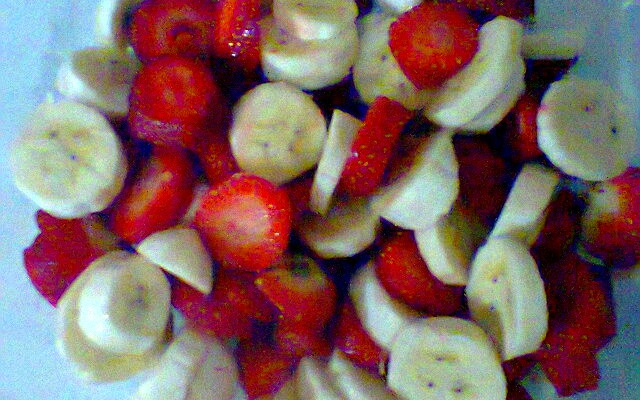 Brigadeiro de panela com frutas