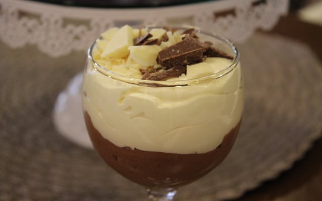 Mousse de chocolate branco e preto
