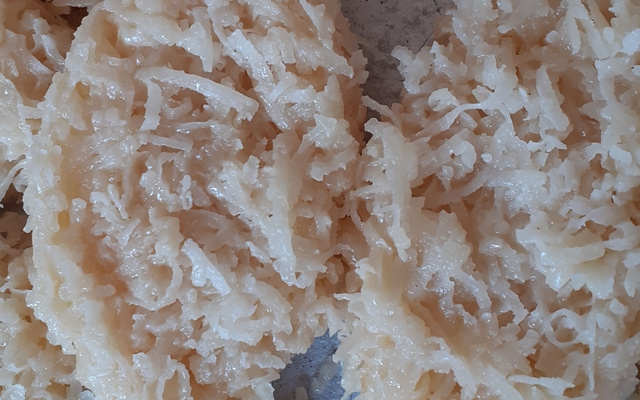 Cocada com leite condensado 