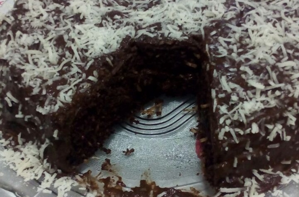 Bolo de chocolate sem trigo, açúcar e manteiga