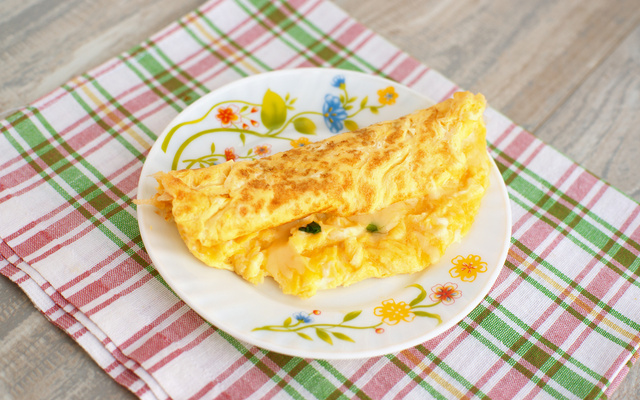 Omelete com farofa e tempero