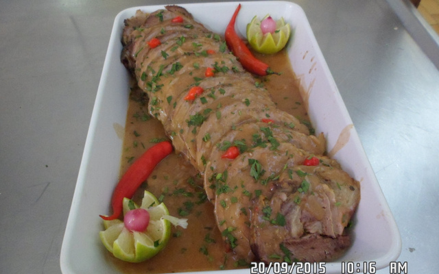 Costela minga recheada e assada