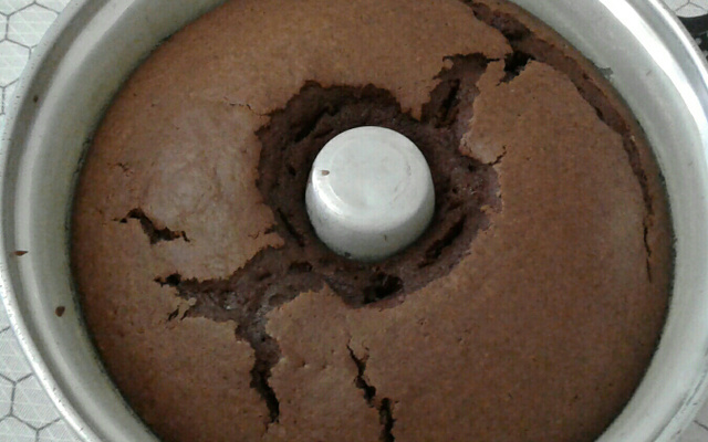 Bolo de chocolate com cobertura