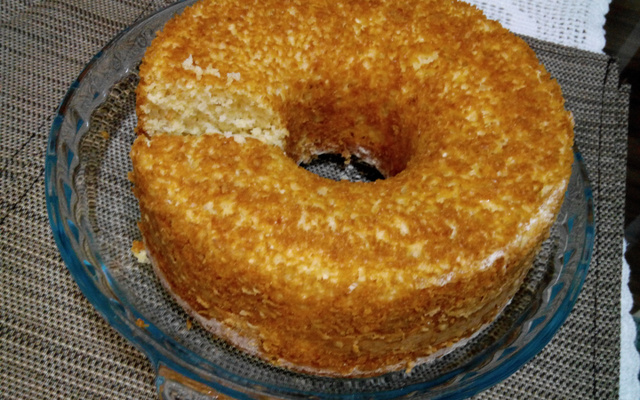 Bolo de coco rápido de liquidificador