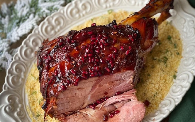 Presunto tenro ao molho de romã