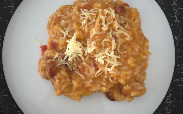 Risoto de linguiça calabresa e alho poró