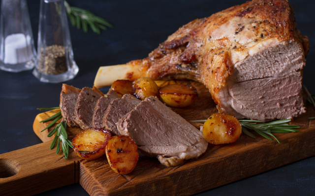 Pernil de carneiro assado sem segredo