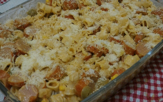 Macarrão com salsicha delícia