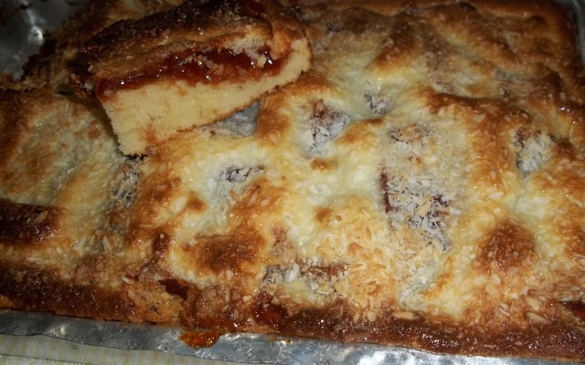 Bolo de goiabada e coco