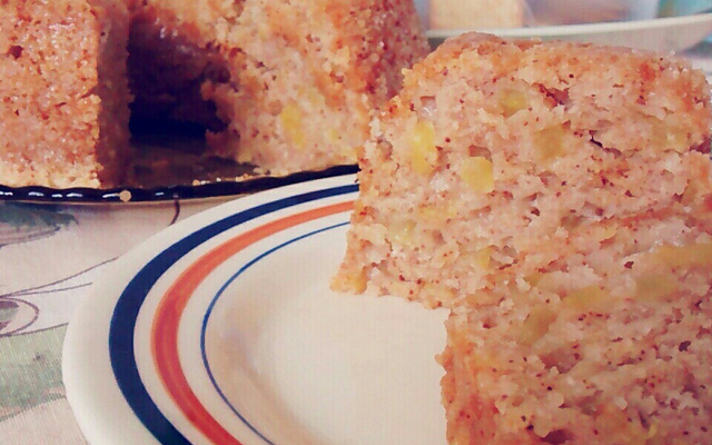 Bolo de maçã molhadinho sem ovos