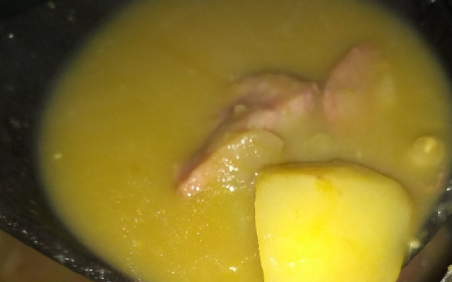 Sopa de Ervilha com Calabresa