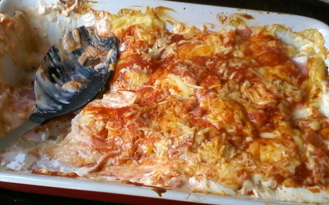 Gratinado de batata com presunto e queijo