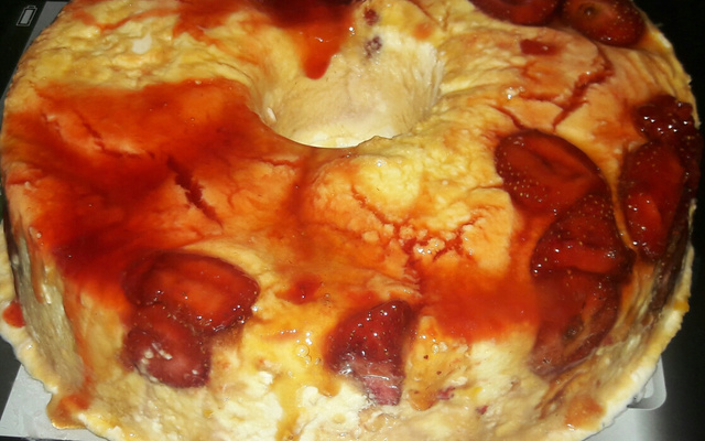 Sorvetão com calda de morango do Lucke