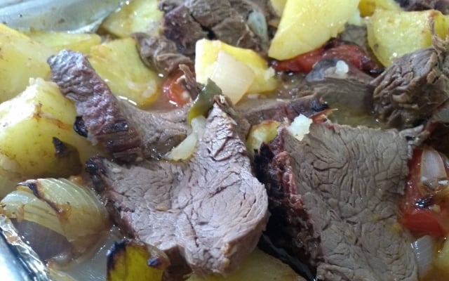 Filé mignon com batatas ao forno