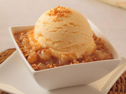 Canjica com amendoim e sorvete de milho verde